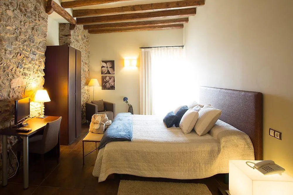 ****  Cal Barber Hotel Botarell Spain
