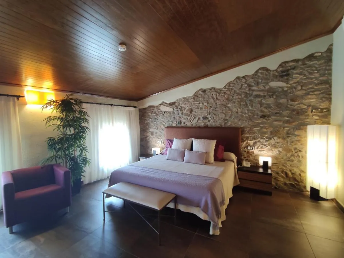 ****  Cal Barber Hotel Botarell Spain