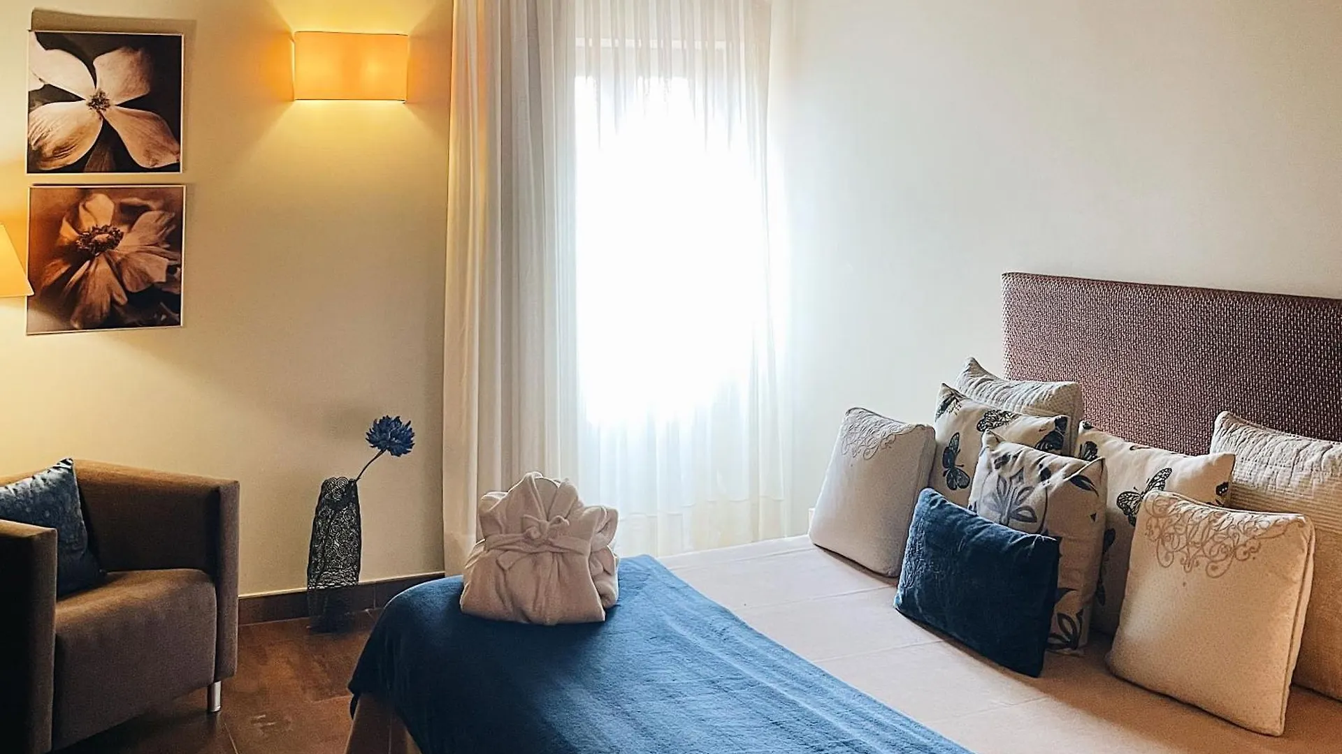 ****  Cal Barber Hotel Botarell Spain